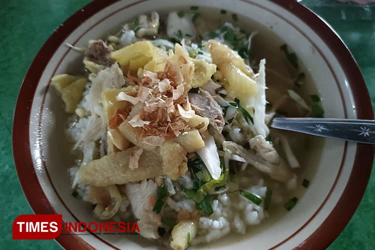 Mencicipi Sop Ayam Pak Be di Kota Blitar, Kuah Beningnya Cocok untuk Menu Sarapan