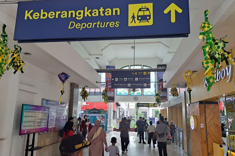 Masa Angkutan Lebaran 2025, PT KAI Daop 8 Surabaya Layani 968 Ribu Lebih Pelanggan