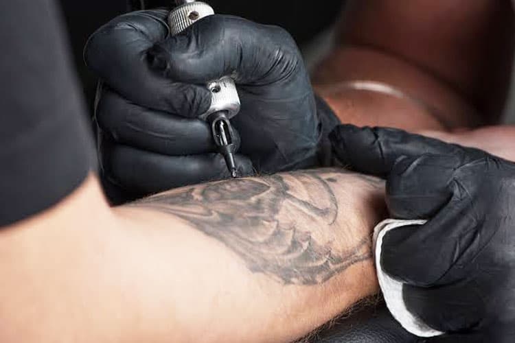 Tato Mungkin Tingkatkan Risiko Kanker Kulit dan Kelenjar Getah Bening